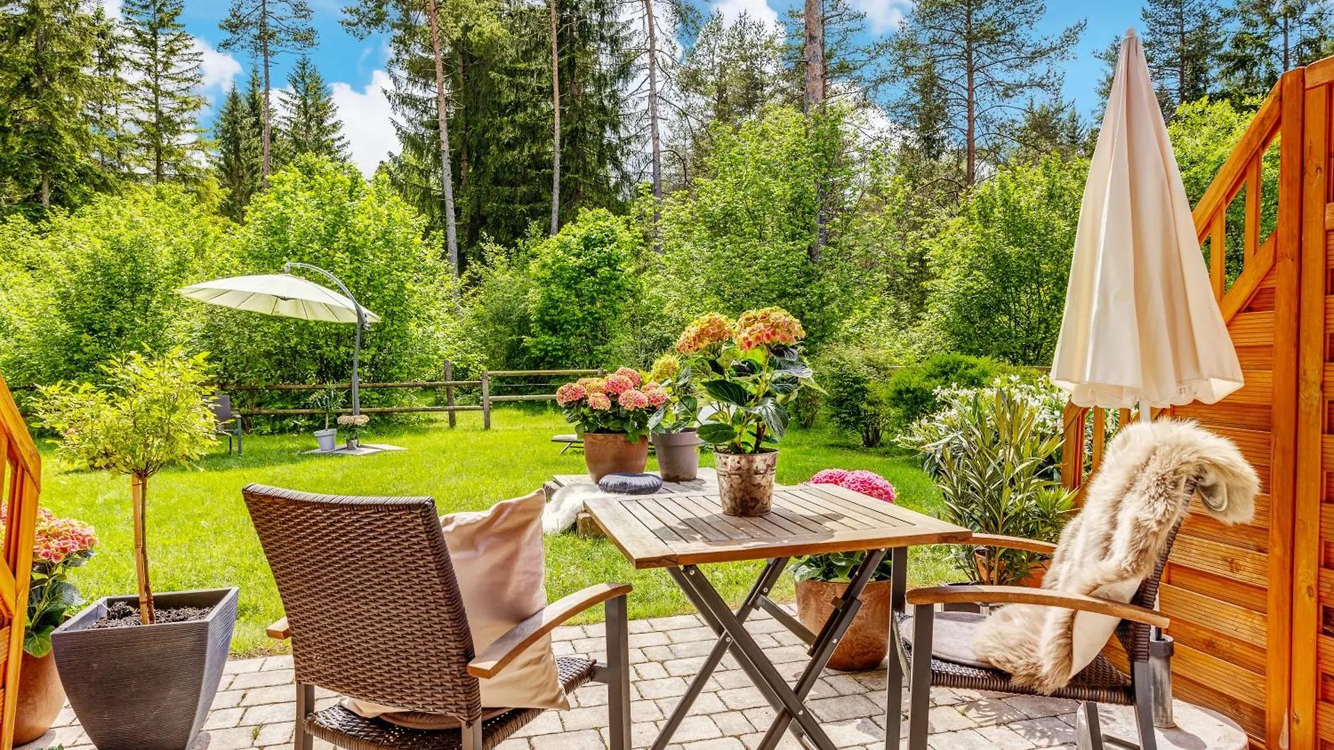 Holiday home Landhaus Trinis - Gaestezimmer - Bad - Bett - Kleine Kaffee - Tee-Theke Mit Kuehlschrank - Parkplatz Rottach-Egern
