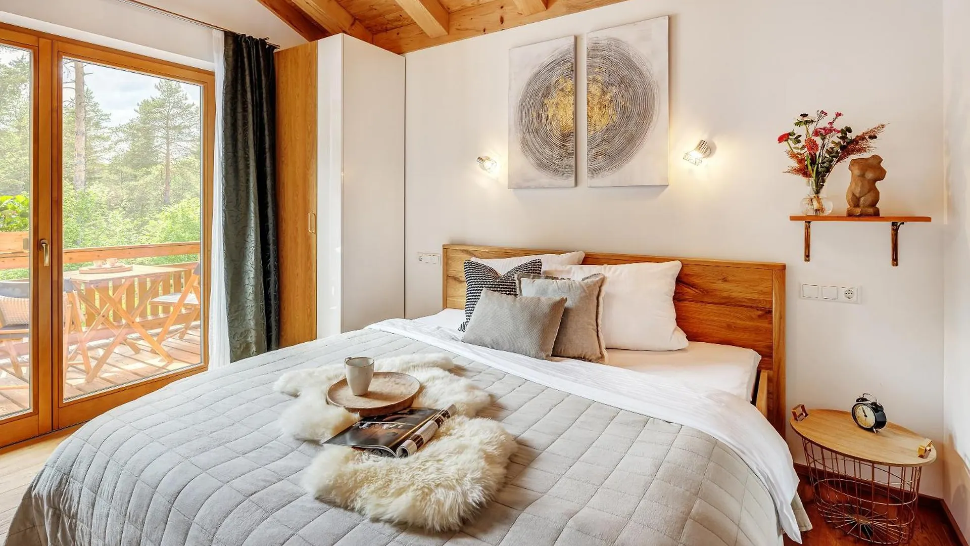Landhaus Trinis - Gaestezimmer - Bad - Bett - Kleine Kaffee - Tee-Theke Mit Kuehlschrank - Parkplatz Rottach-Egern 0*,  Germany